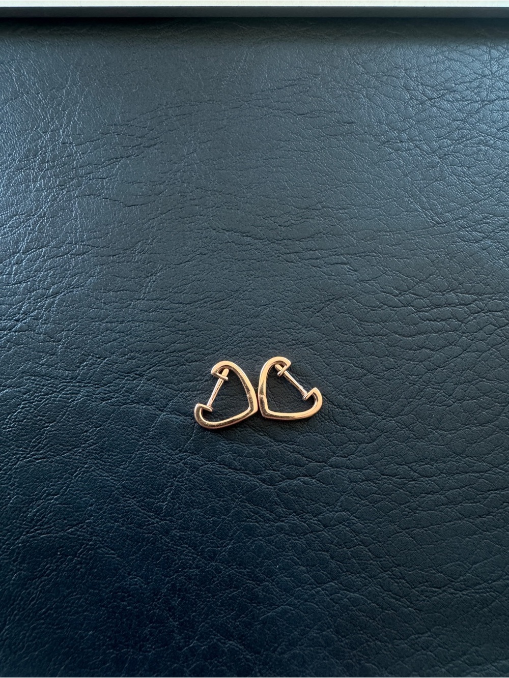 14k heart Huggies
